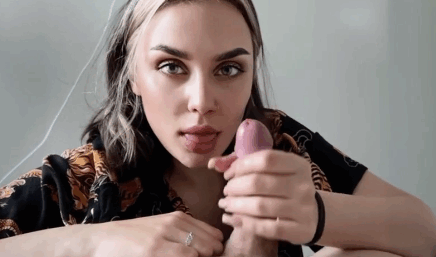 性感丰臀俄罗斯妹子口交