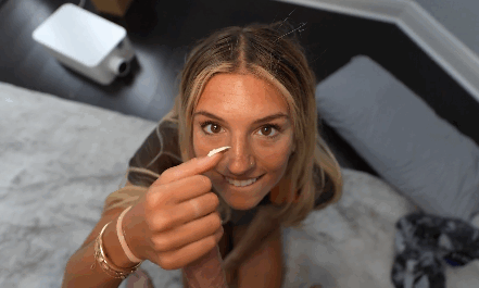 我的前女友给我买了包裹然后把它全部拿走了